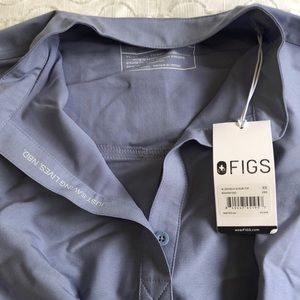 Brand new with tags. XS womens Rafaela oversized scrub top